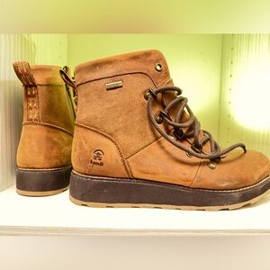 Kamik Tan Ankle Boots with Black Soles